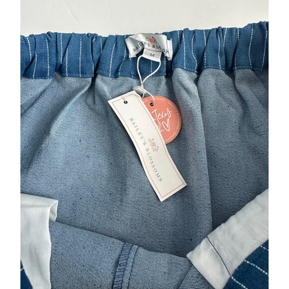 Bailey's Blossom Blue Pin Strips Mini Skirt Size Medium New - Picture 4 of 7